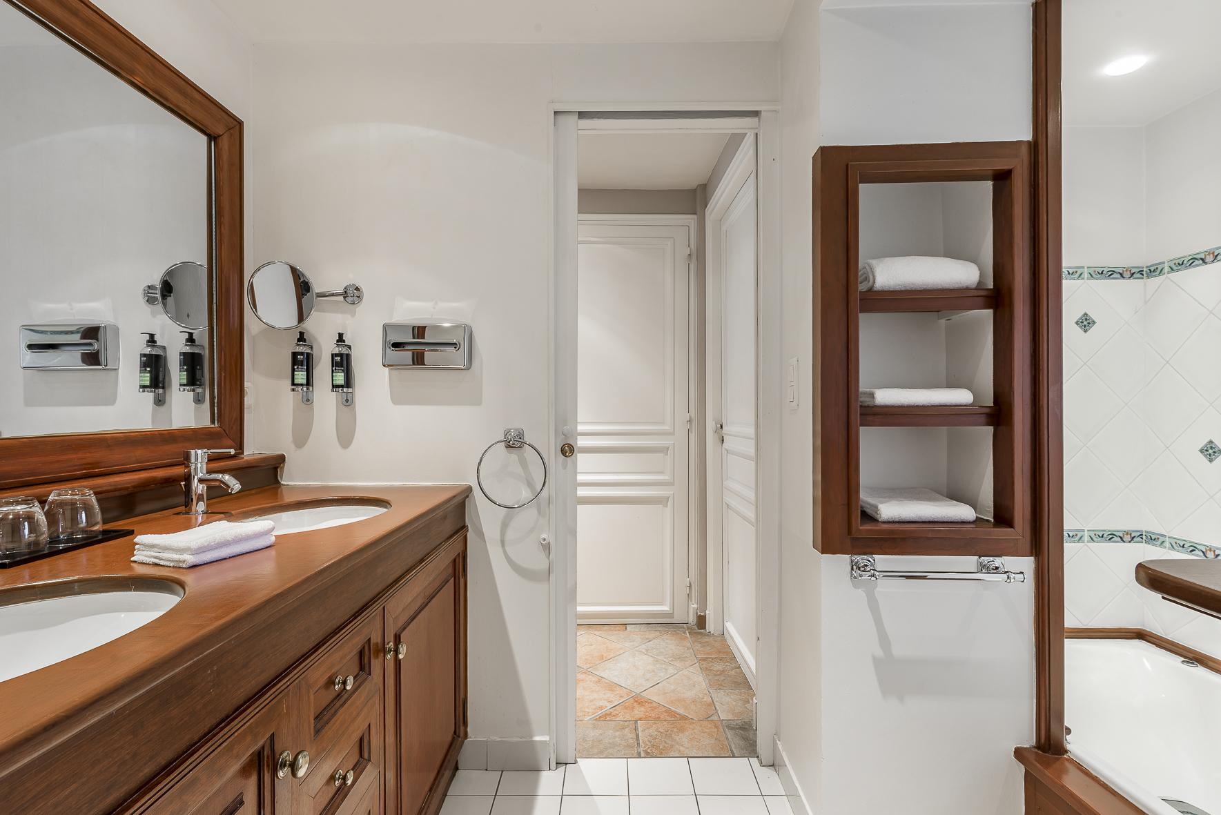 Hotel Najeti La Magnaneraie 4*